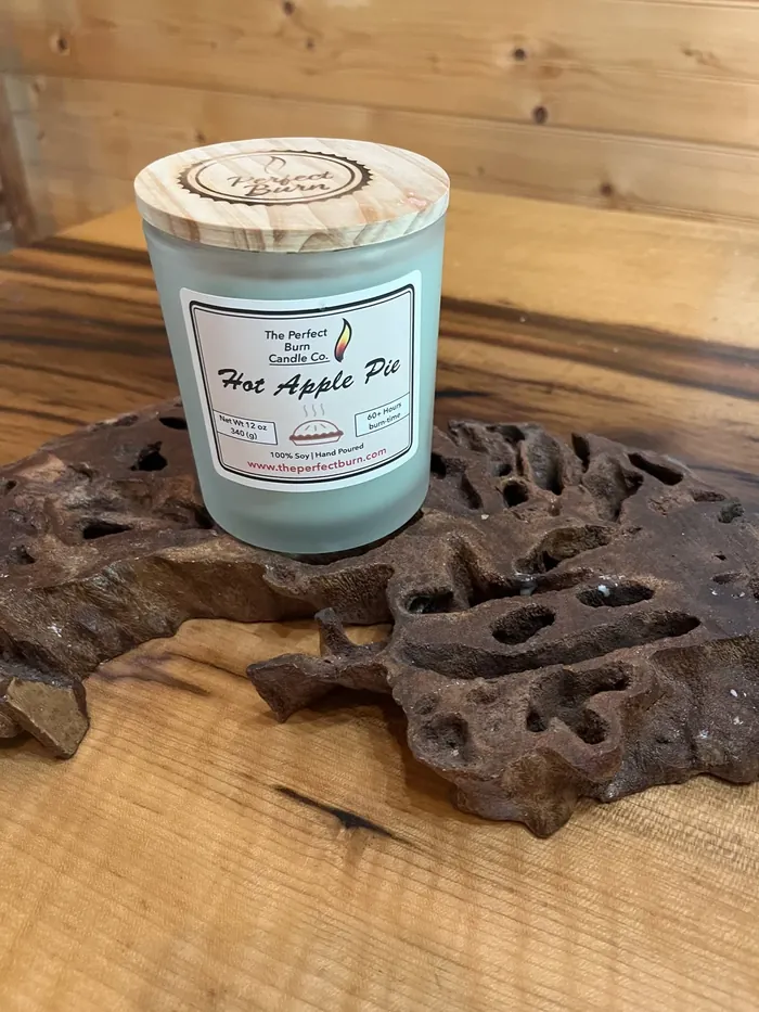 Hot Apple Pie candle, poured